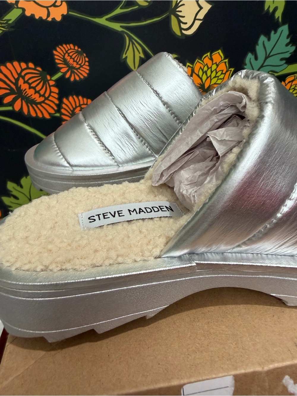Steve Madden Chex Silver Metallic Puffer Platform Slides Size 6 - Picture 7 of 9